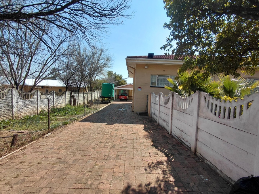 4 Bedroom Property for Sale in Wilgenhof Free State